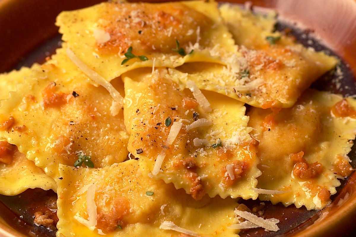 piatto di tortelli zucca e guanciale