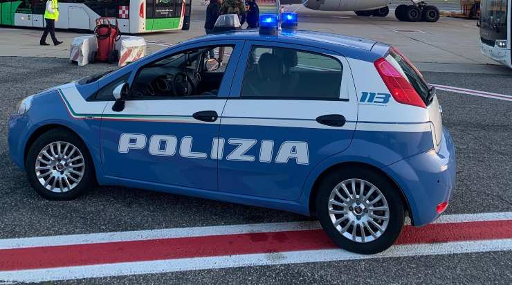 auto della polizia