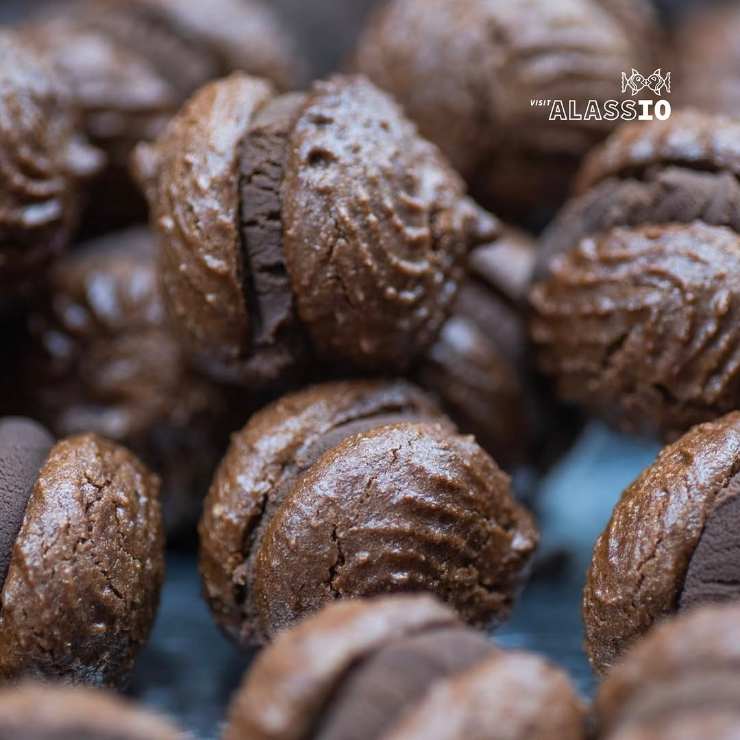 biscotti nocciole con crema cioccolato