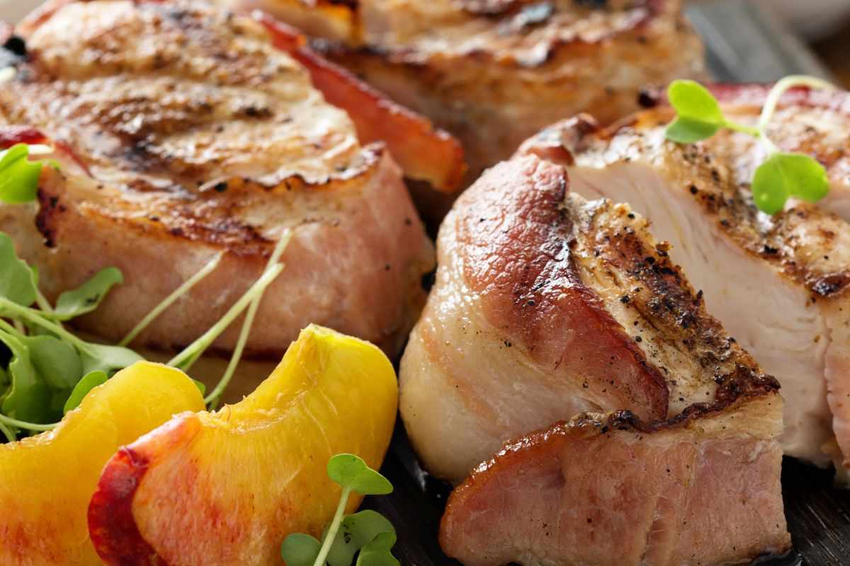 Cena pronta in meno di 15 minuti: prepara i bocconcini di tacchino avvolti nella pancetta