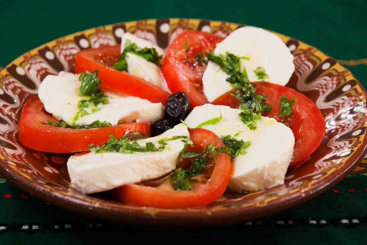 pomodori mozzarella e olive