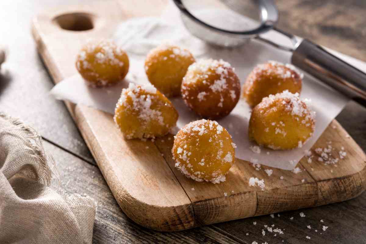 frittelle con zucchero