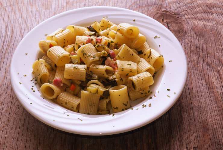 maccheroni e pancetta