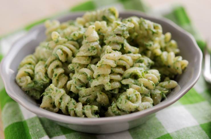 piatto di pasta con spinaci e ricotta