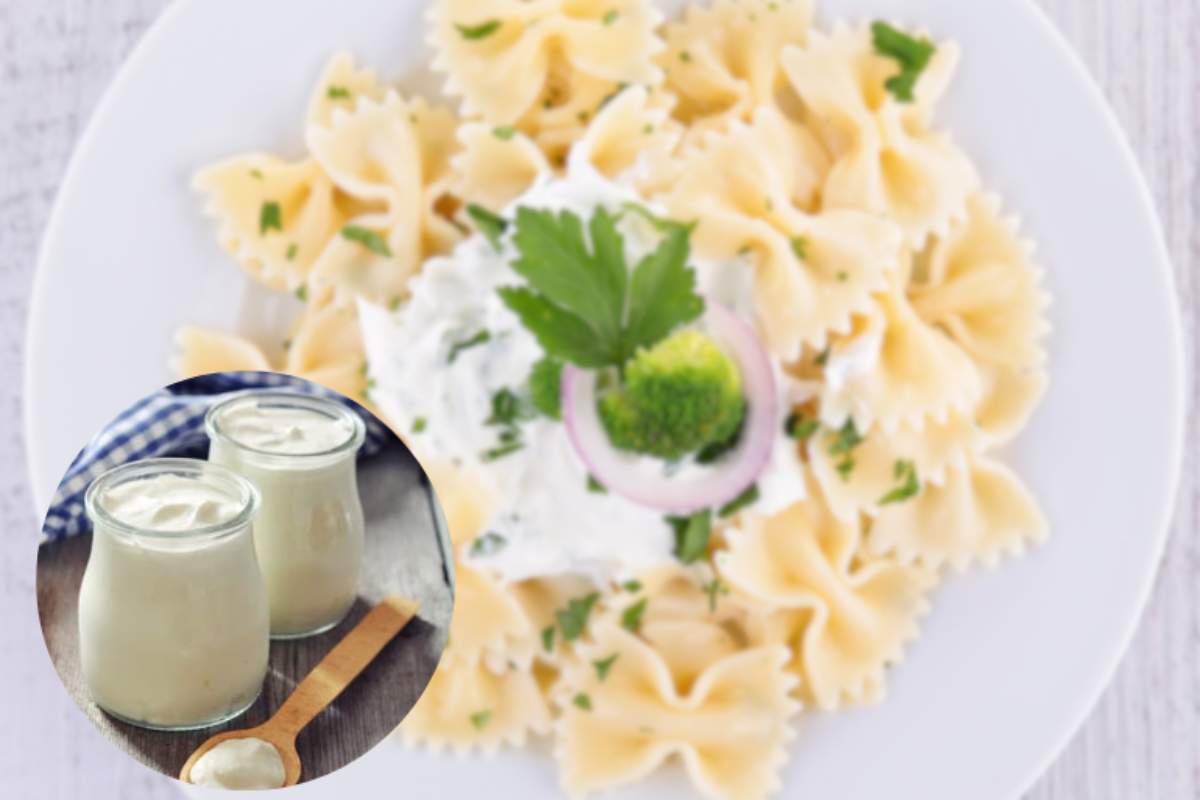 piatto di pasta con vasetti di yogurt