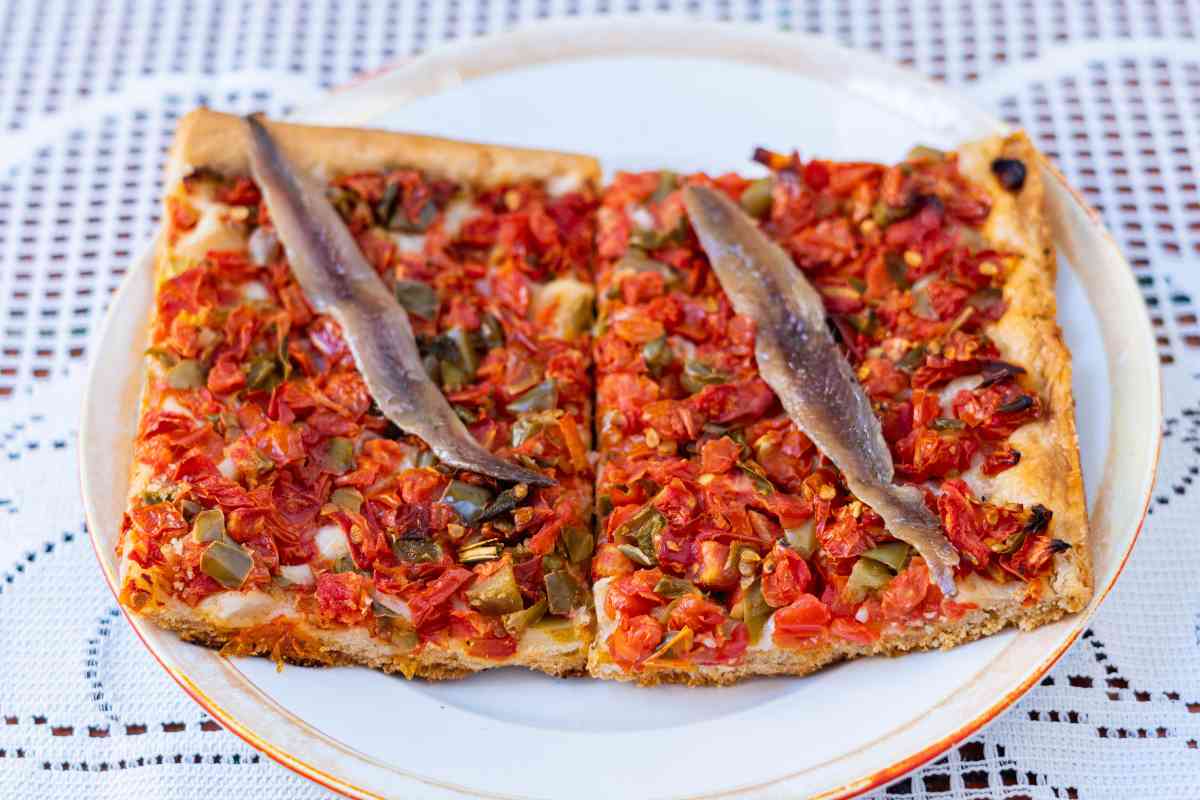 pizza pomodoro e acciughe