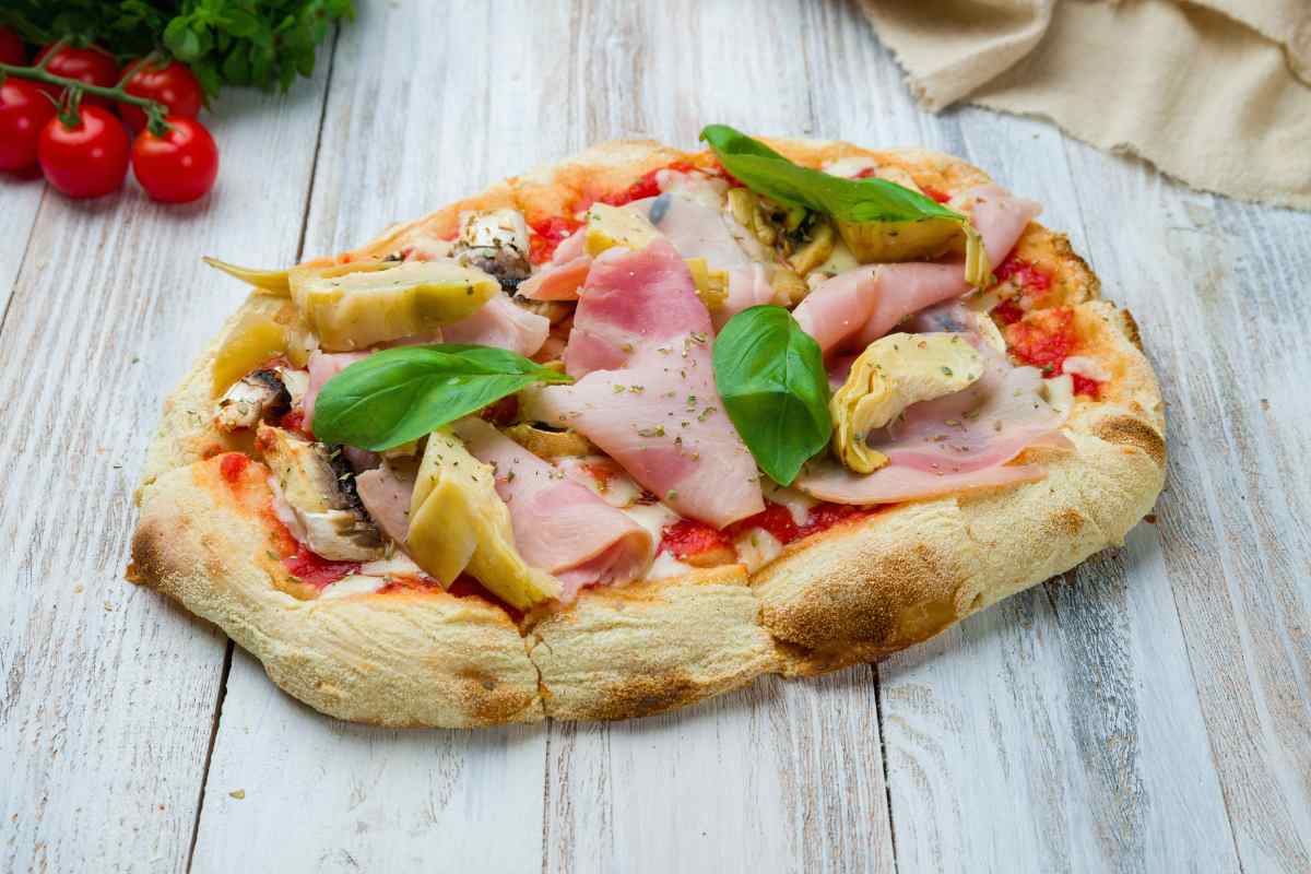 Adoro la pizza in teglia, quella romana un po’ croccantina: domani ci sta tutta, con questa ricetta ci metto poco