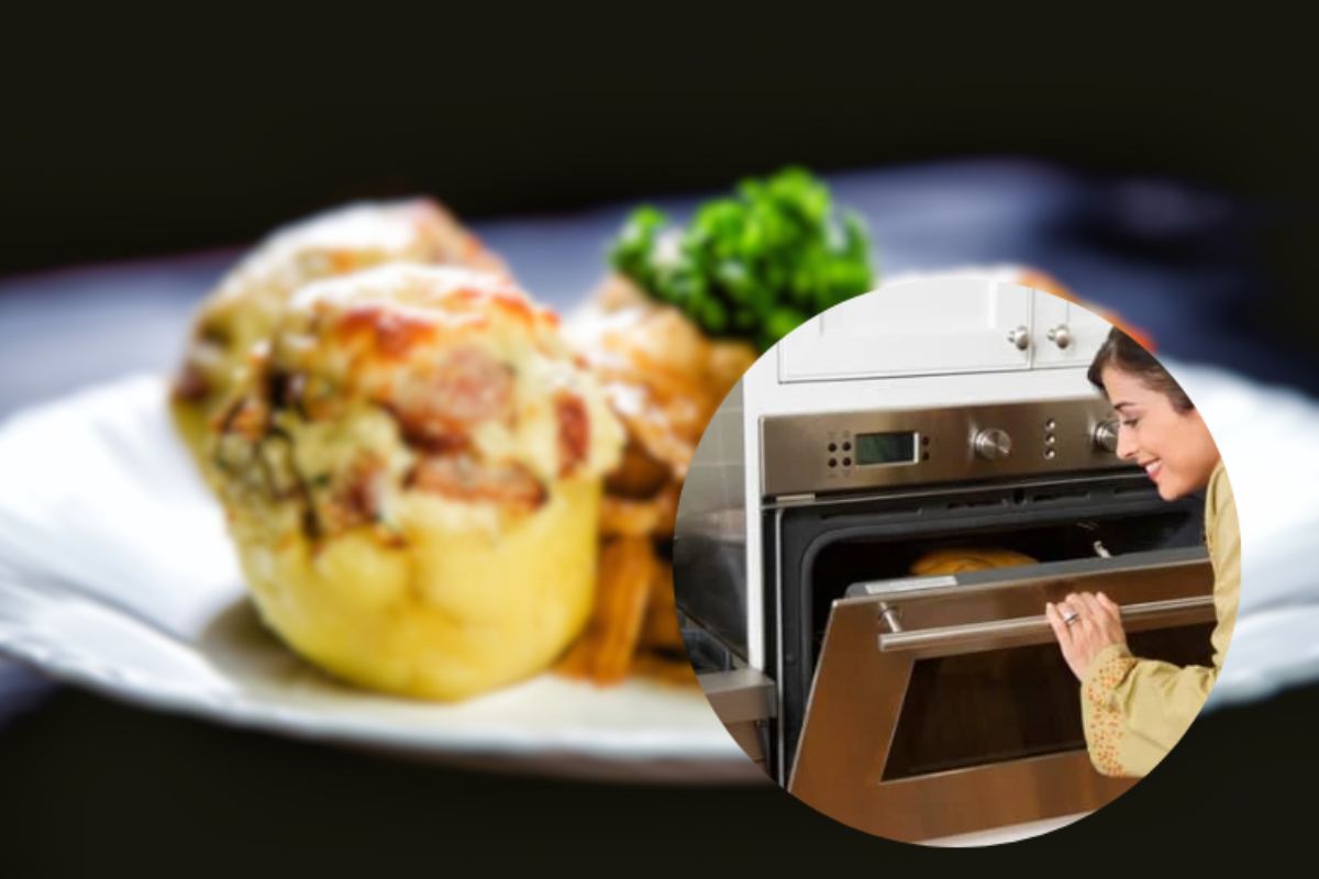 donna che controlla il forno con patate sullo sfondo