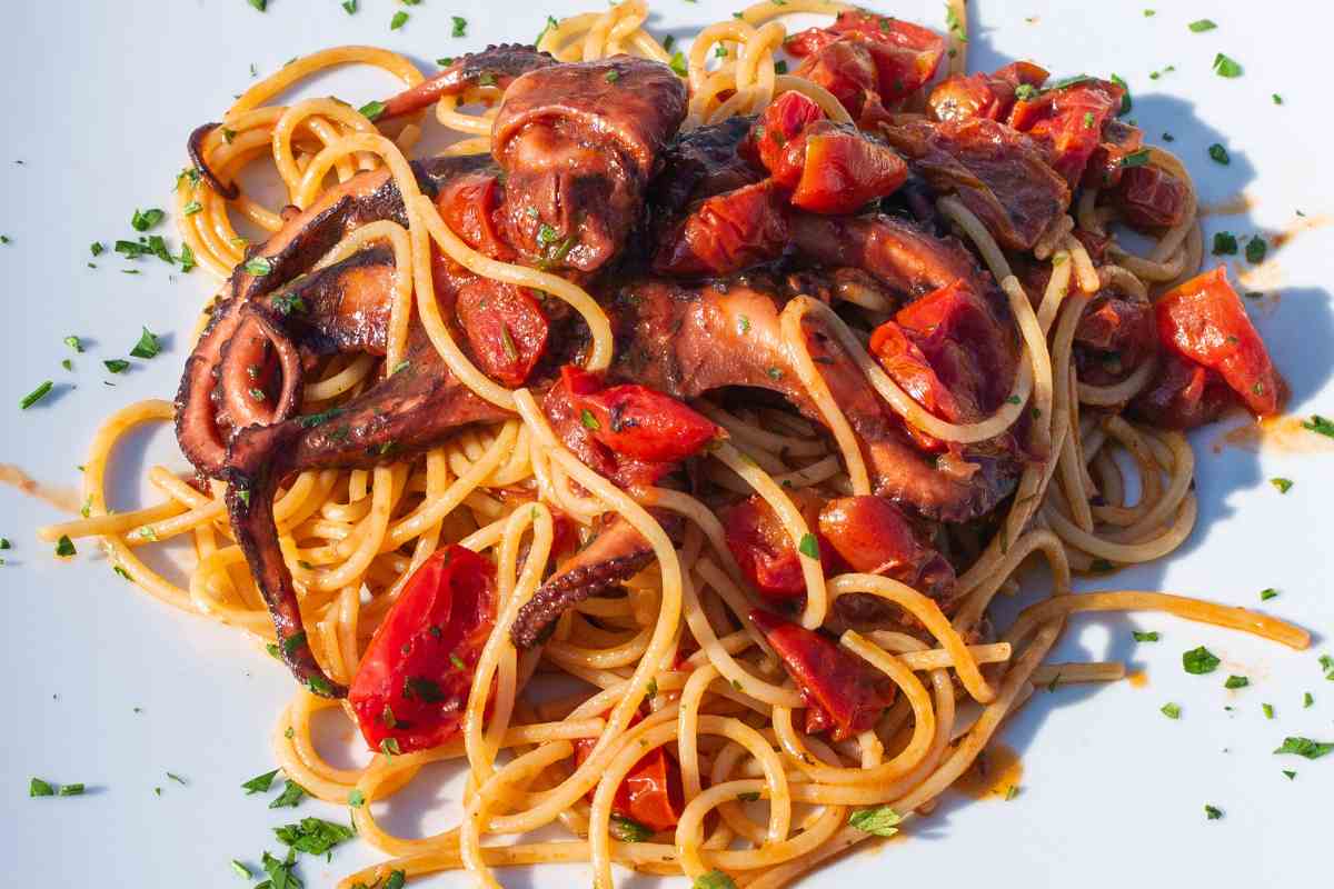 Con gli spaghetti alla Luciana di Antonino Cannavacciuolo faccio centro al primo colpo, sugosi fino all’ultima forchettata