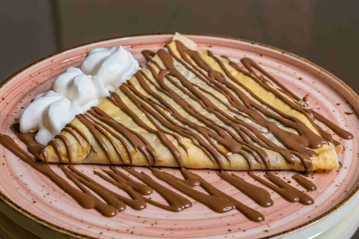 Crepes alla Nutella con ciuffi di panna montata