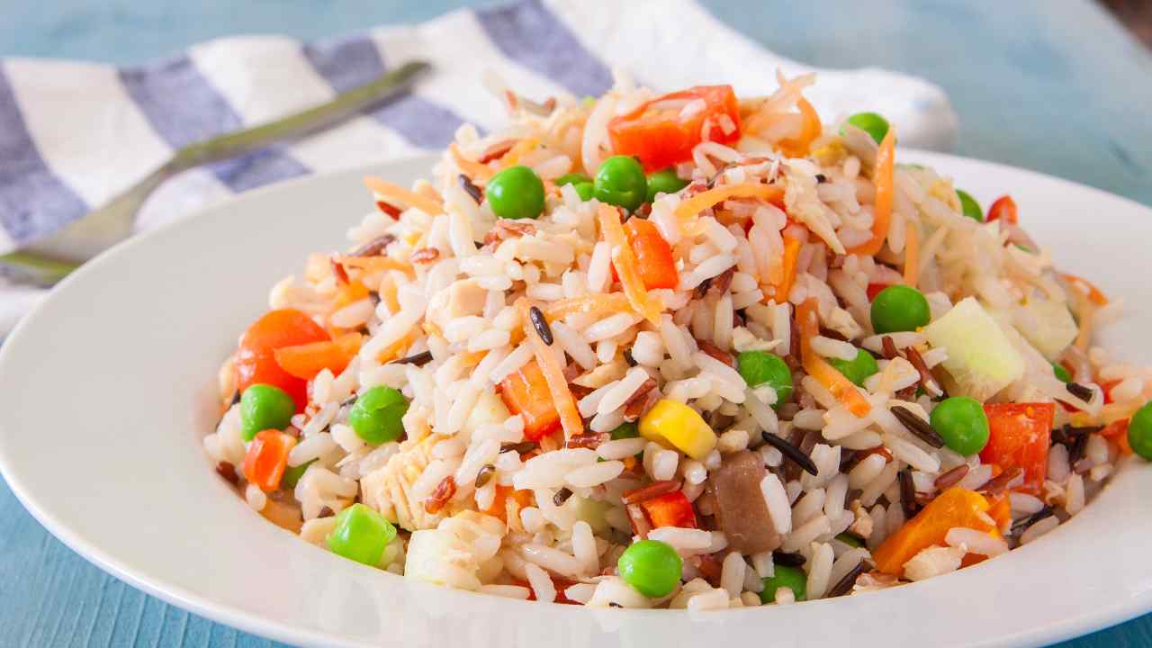 Insalata di riso con verdure Buttalapasta.it