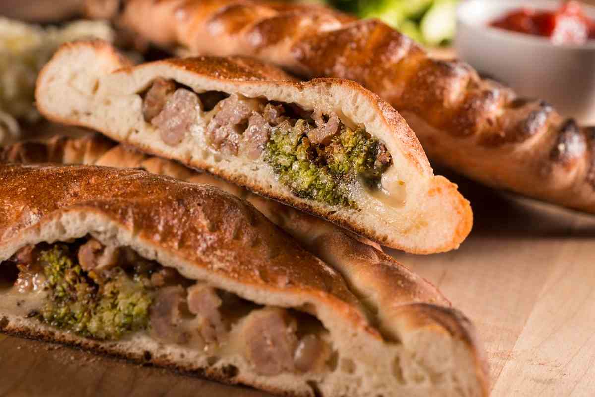 calzoni con salsiccia e broccoli