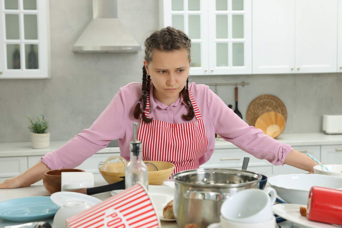 Ragazza in cucina