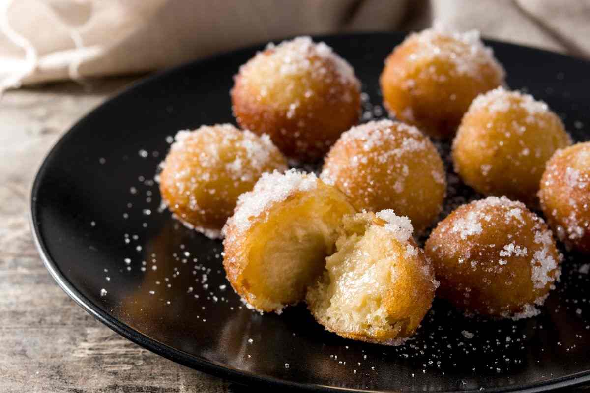 frittelle dolci con zucchero