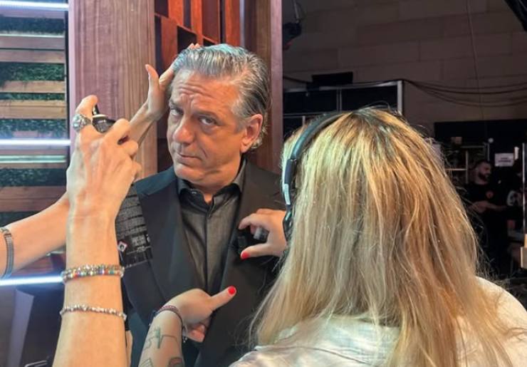 giorgio locatelli ritocchi al trucco e ai capelli prima di Masterchef