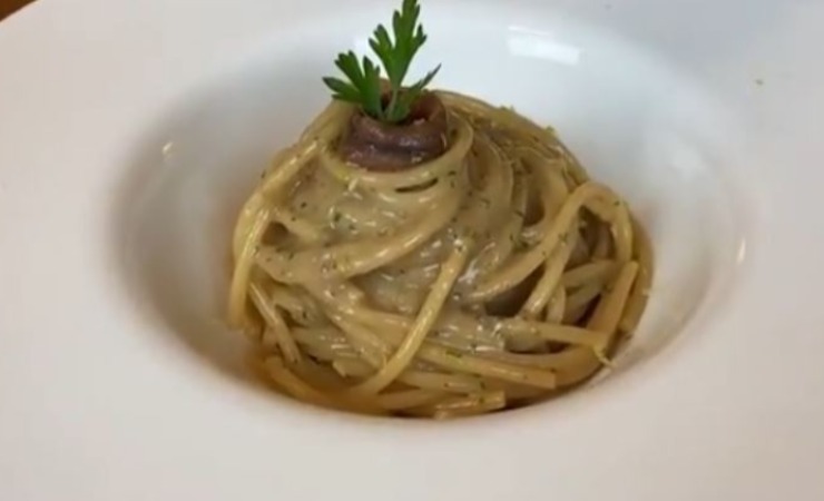 spaghetti burro e acciughe