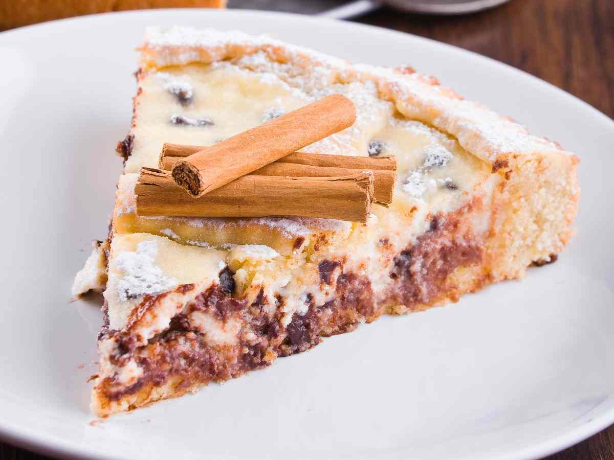 fetta di torta ricotta e cioccolato