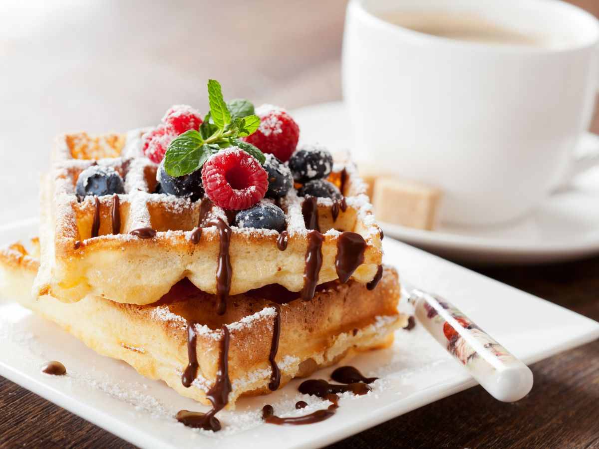 waffle con cioccolato e frutti rossi