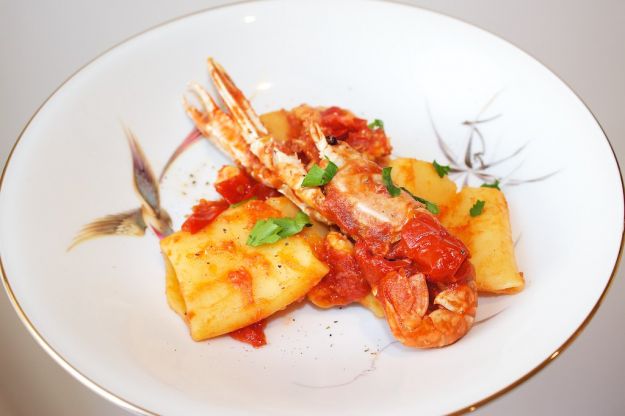 Paccheri Con Scampi E Code Di Gamberi Al Brandy Buttalapasta