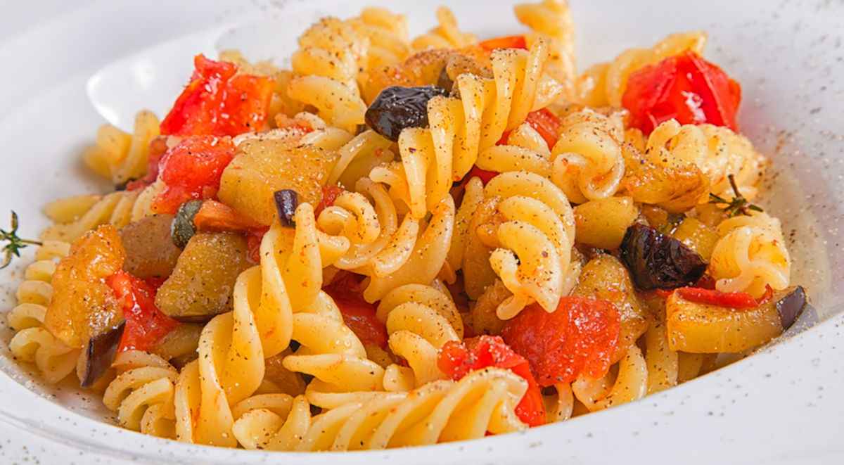 Pasta Fredda Vegetariana Facile Veloce E Ideale Per L Estate Buttalapasta